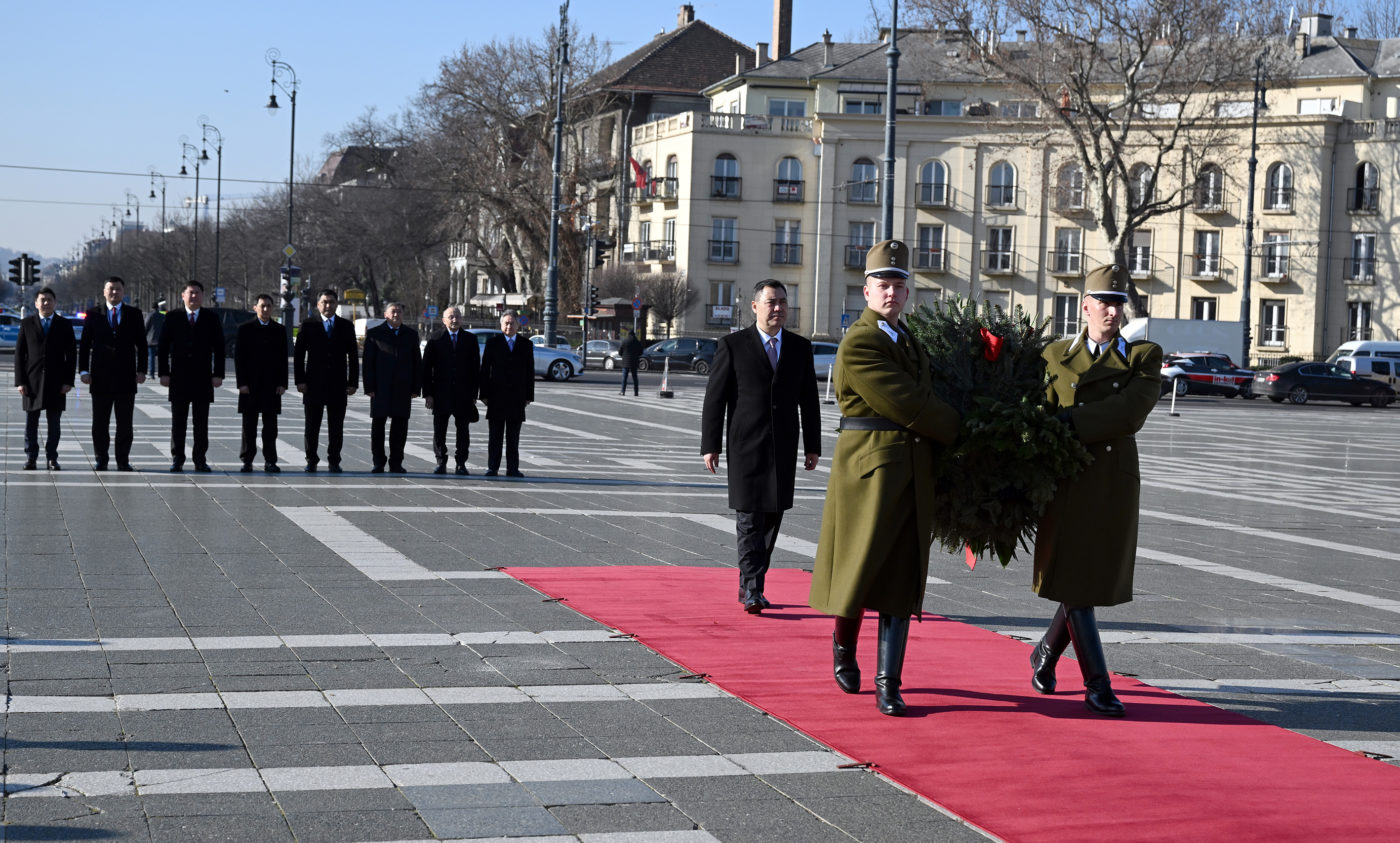 ТАМЫРЫ БИР ЭЛДИН КЫЗМАТТАШТЫГЫ КҮЧӨЙТ