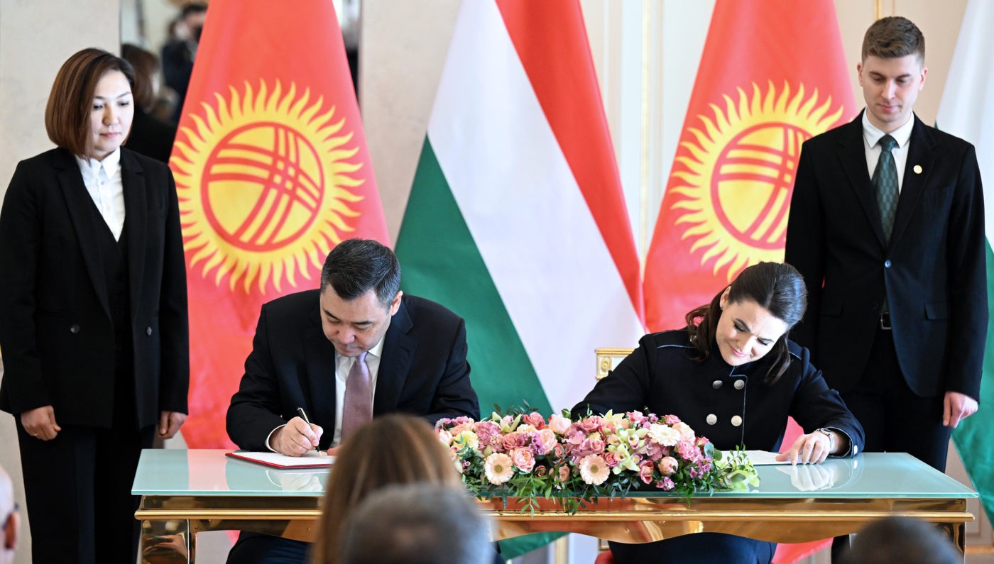 ТАМЫРЫ БИР ЭЛДИН КЫЗМАТТАШТЫГЫ КҮЧӨЙТ