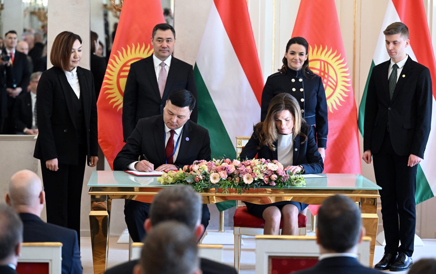 ТАМЫРЫ БИР ЭЛДИН КЫЗМАТТАШТЫГЫ КҮЧӨЙТ