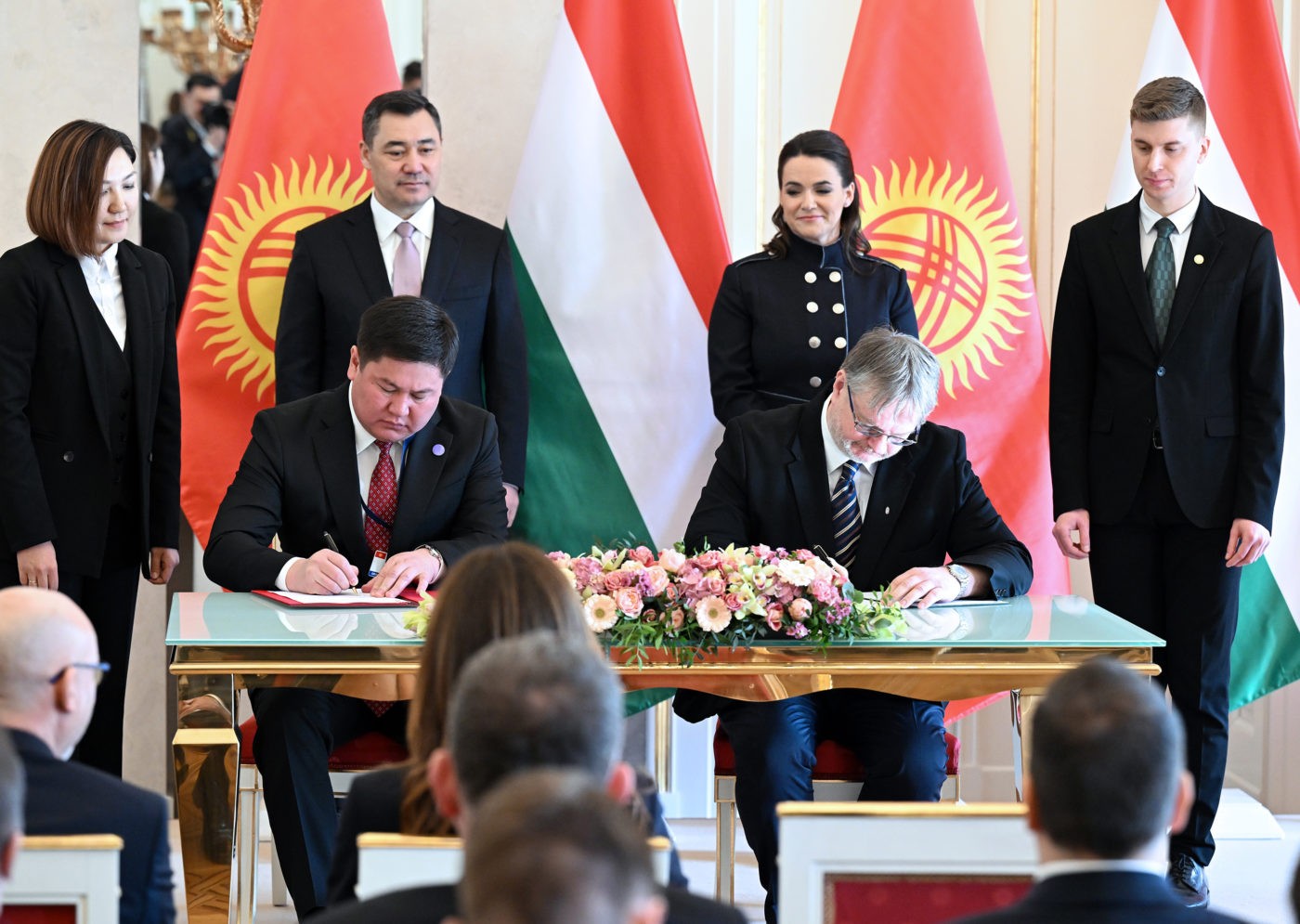 ТАМЫРЫ БИР ЭЛДИН КЫЗМАТТАШТЫГЫ КҮЧӨЙТ