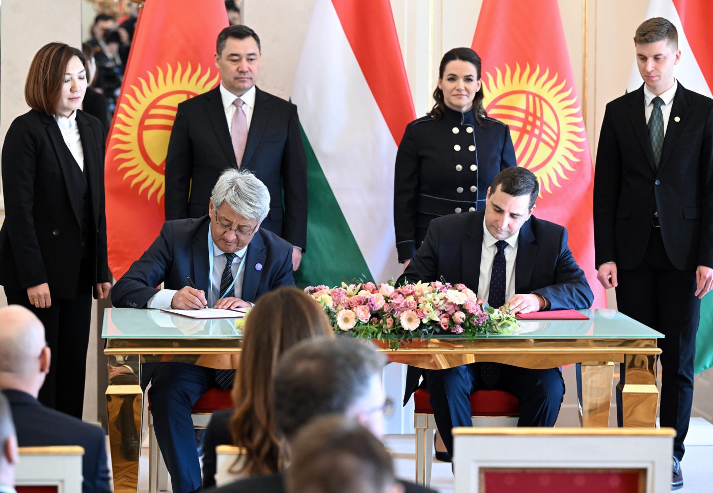 ТАМЫРЫ БИР ЭЛДИН КЫЗМАТТАШТЫГЫ КҮЧӨЙТ