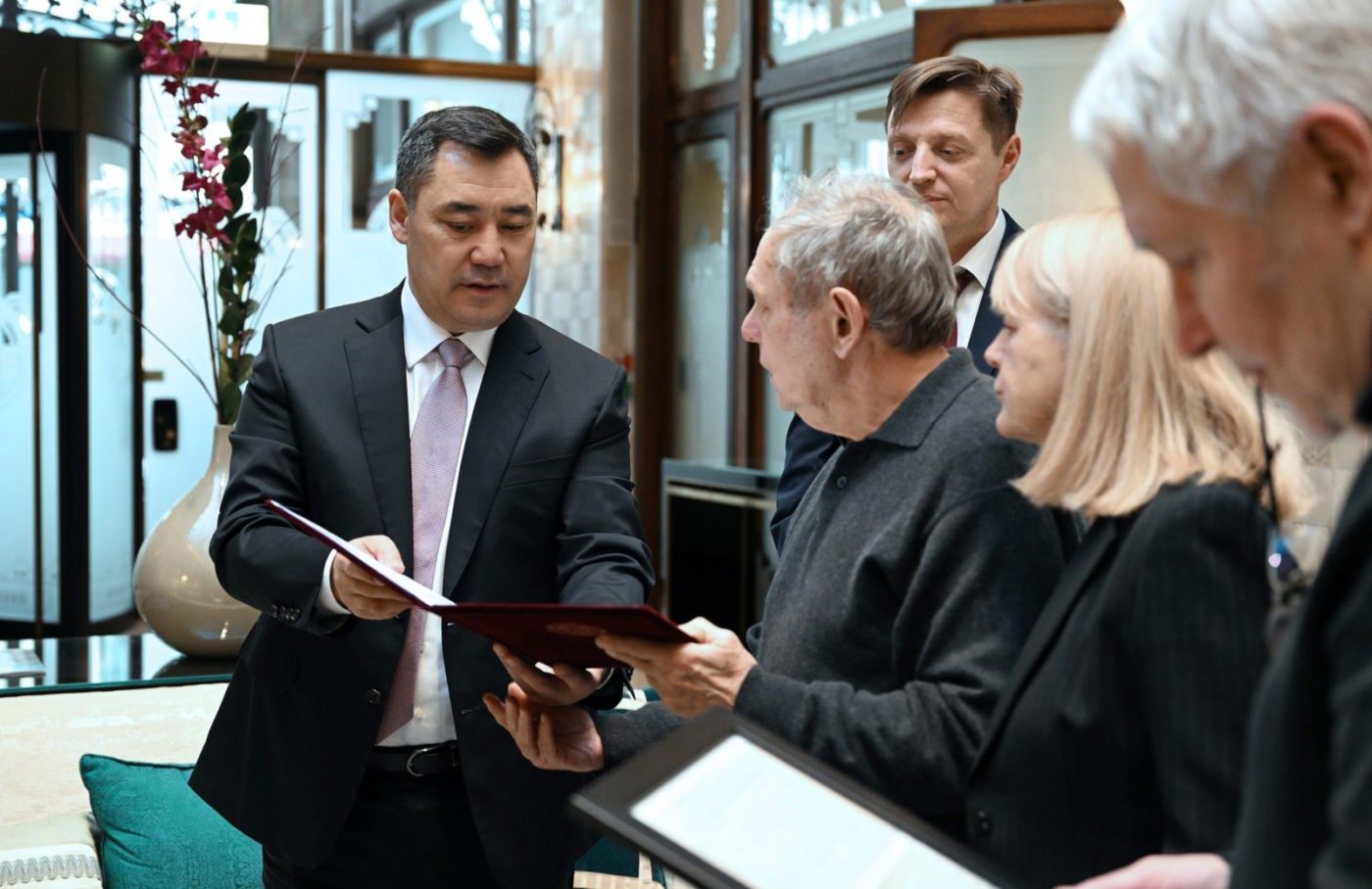 ТАМЫРЫ БИР ЭЛДИН КЫЗМАТТАШТЫГЫ КҮЧӨЙТ