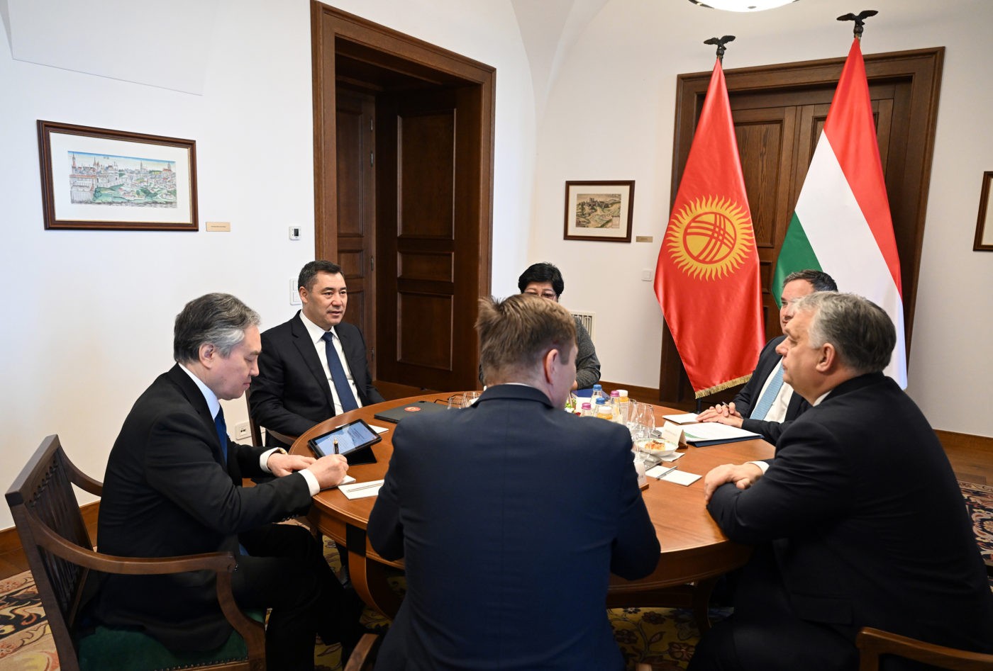 ТАМЫРЫ БИР ЭЛДИН КЫЗМАТТАШТЫГЫ КҮЧӨЙТ