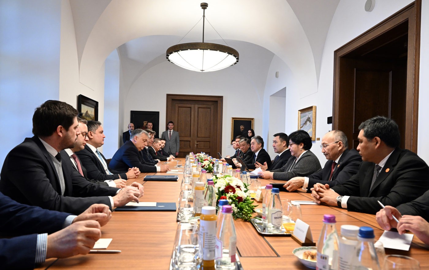 ТАМЫРЫ БИР ЭЛДИН КЫЗМАТТАШТЫГЫ КҮЧӨЙТ