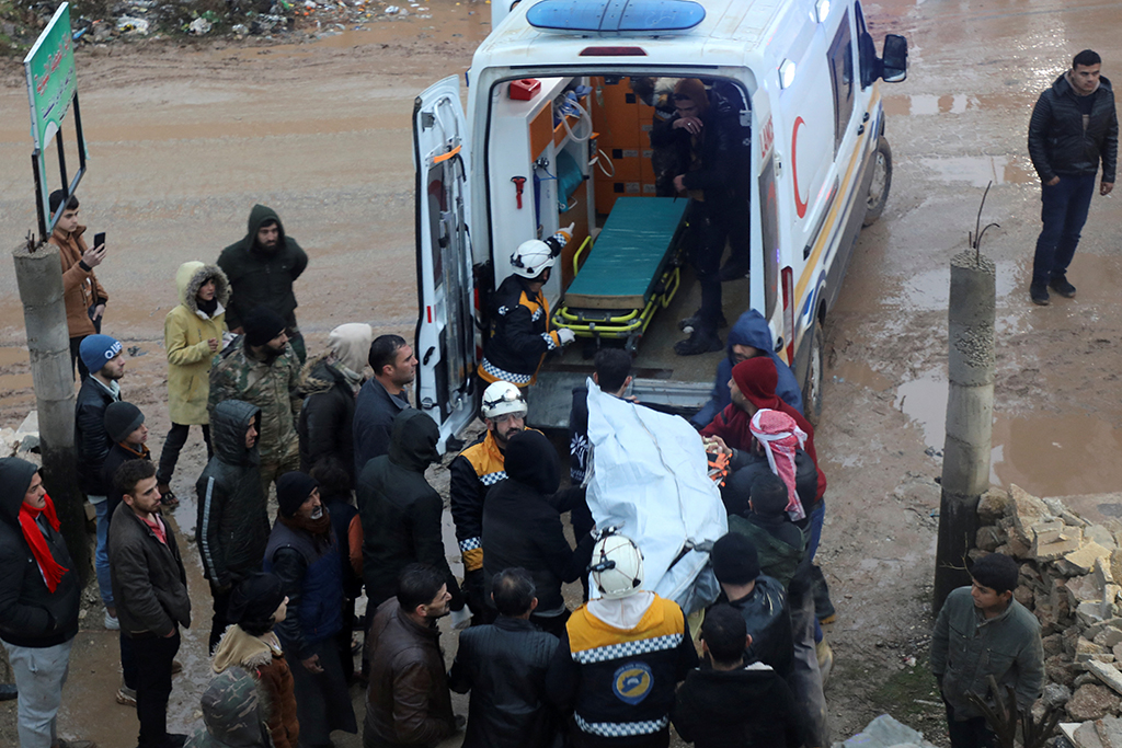 Окумуштуулар Түркияда «өтө өзгөчө» жер титирөө болгондугун айтышты