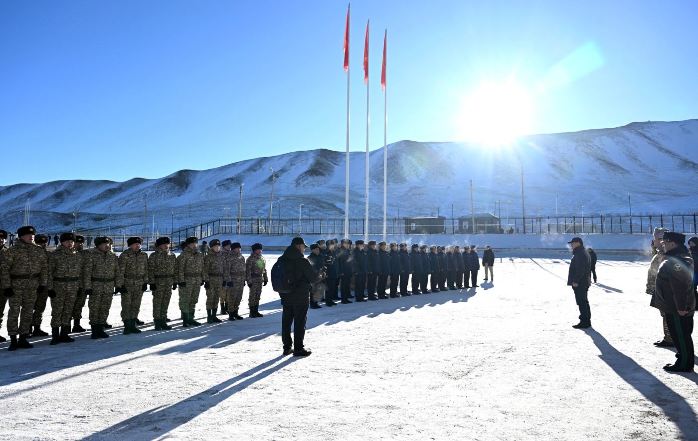 Садыр Жапаров Нарындагы «Торугарт-2» көзөмөл-өткөрүү пунктун ачты