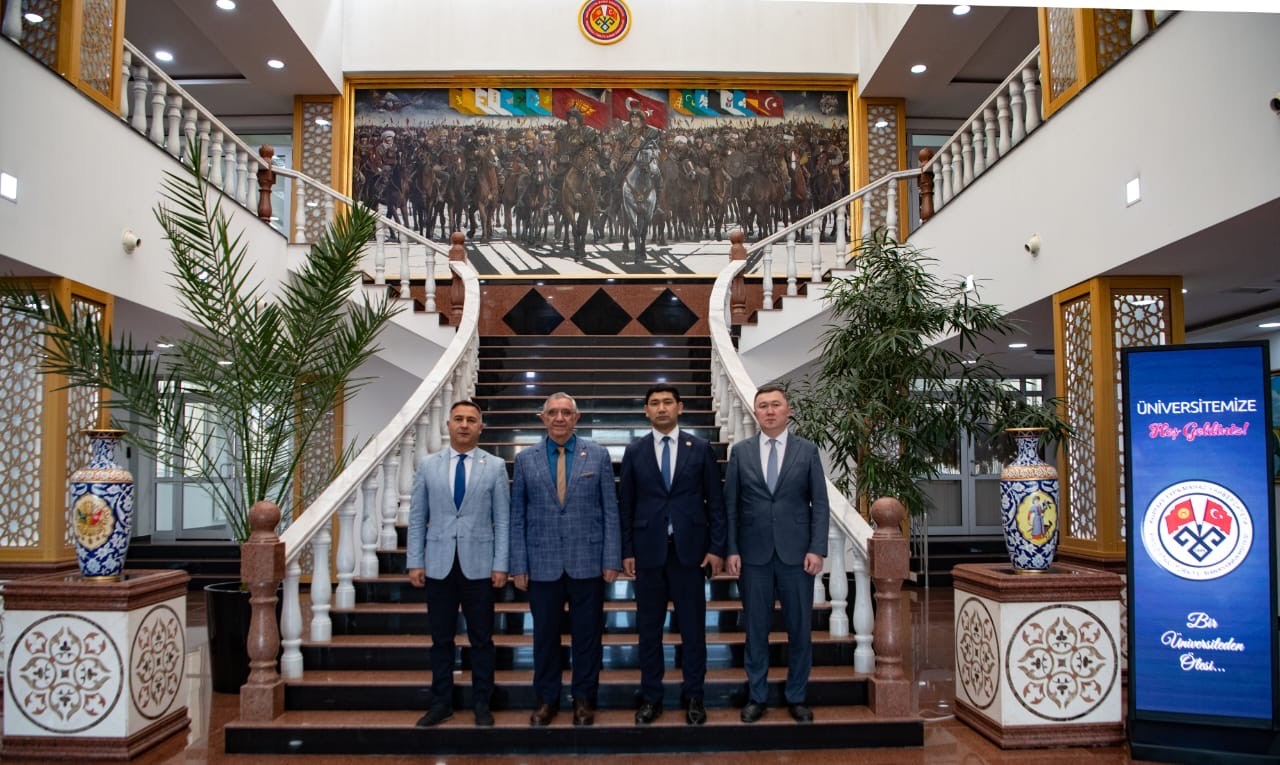 Кыргыз-Түрк “Манас” университетине жаңы биринчи проректор дайындалды