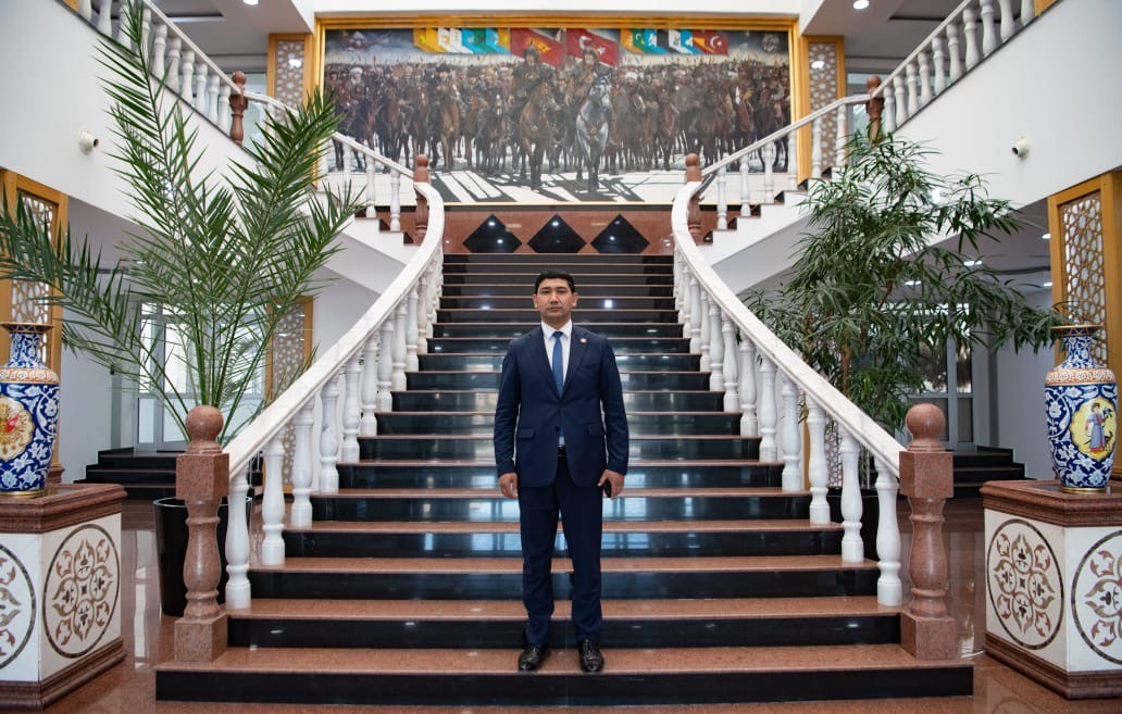 Кыргыз-Түрк “Манас” университетине жаңы биринчи проректор дайындалды